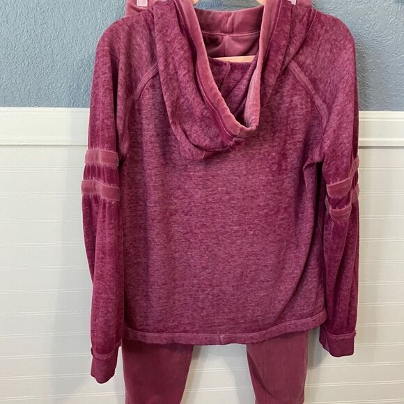 Jasmine & Ginger Wine Velvet/Fleece Loungewear Set - Picture 3 of 9